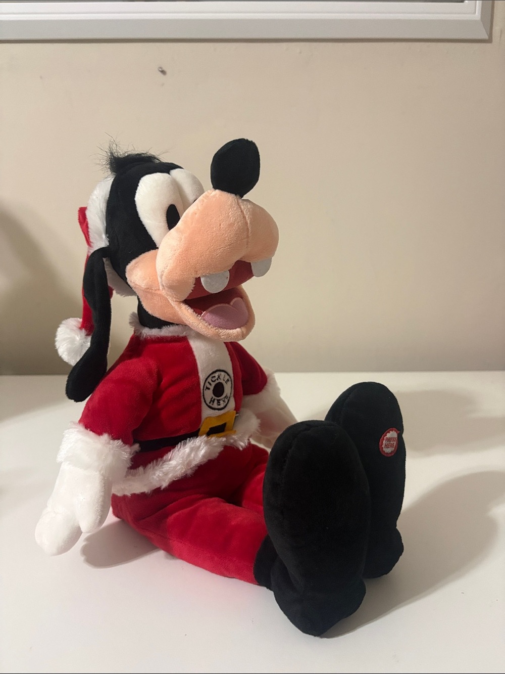 Animated Goofy Plush Toy - Red Santa Outfit